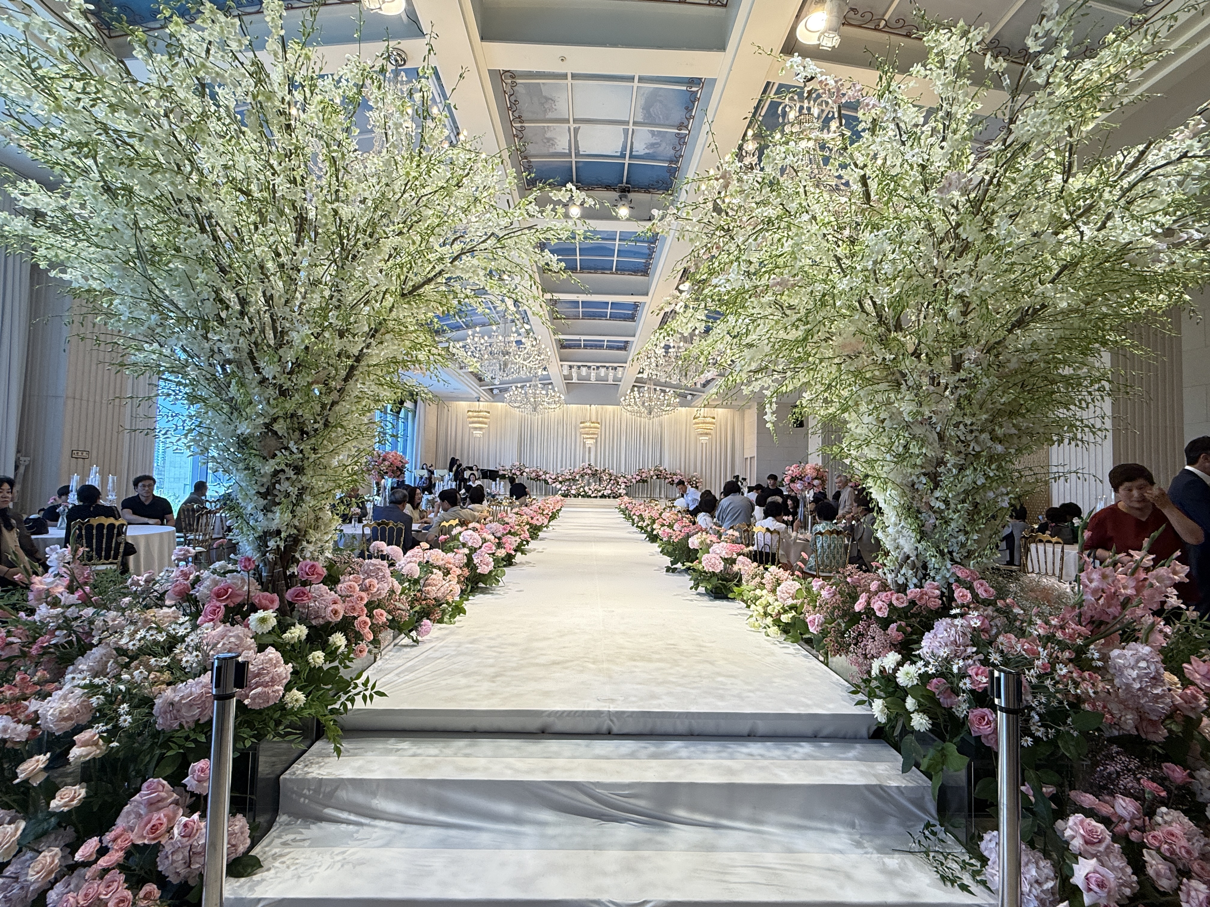 3층 피오니홀 메인.jpg